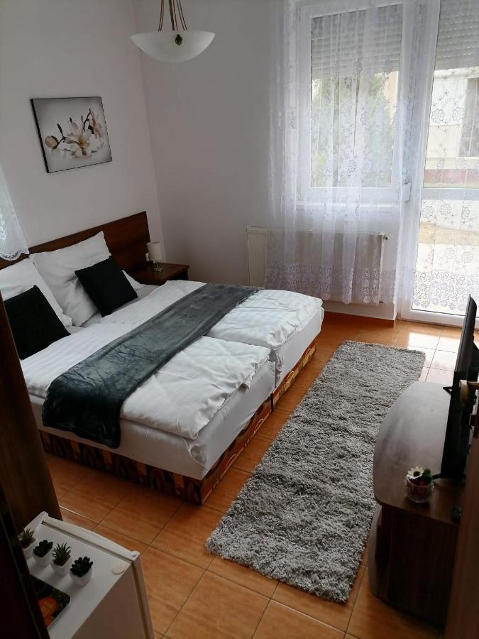 Aqua Oazis Apartman Hajdúszoboszló Eksteriør billede