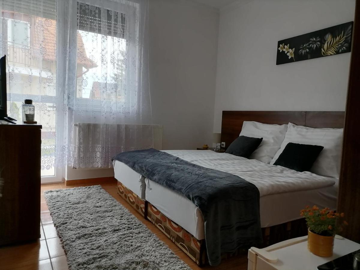 Aqua Oazis Apartman Hajdúszoboszló Eksteriør billede
