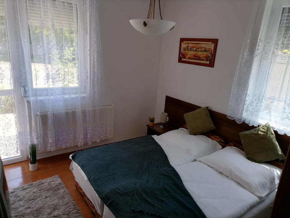 Aqua Oazis Apartman Hajdúszoboszló Eksteriør billede